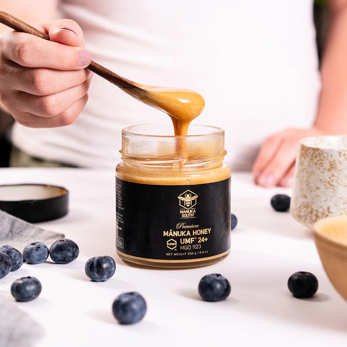 UMF 24+ Manuka Honey MGO 1123 with blueberries