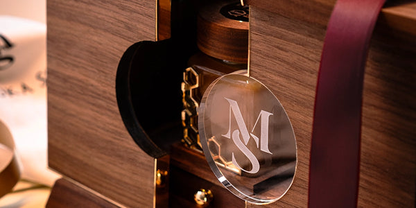 UMF 35+ manuka honey mgo 2190 Limited Reserve gifting with ribbon