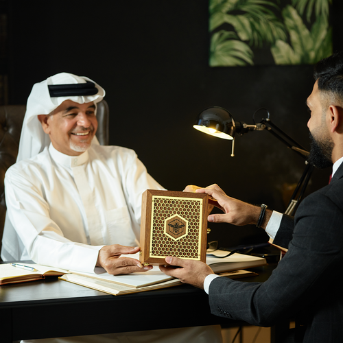 Gifting 32+ Limited Reserve Halal Manuka Honey in the Middle East