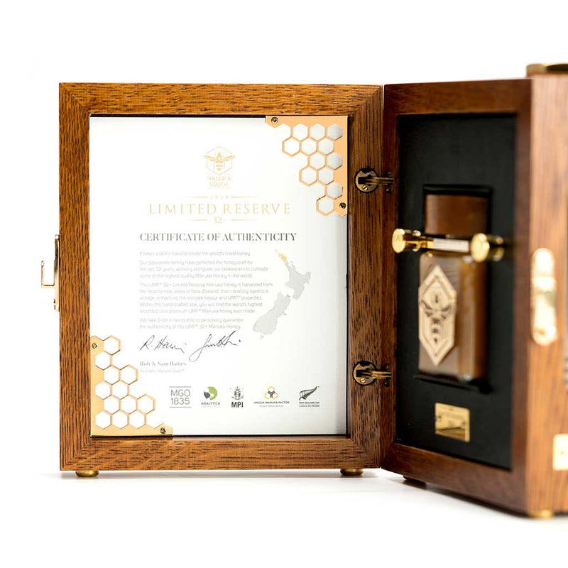 UMF 32+ MGO 1835 Manuka Honey Limited Reserve Certificate Closeup